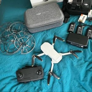 Drone With Camera - DJI Mavic Mini - Fly More Combo